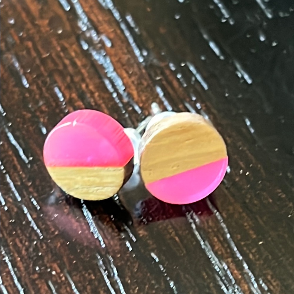 Pink and Gold wood and acrylic Stud Earrings-NWT